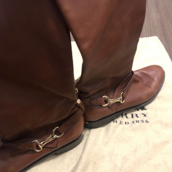 Burberry womens boots size 40 - Picture 3 of 5